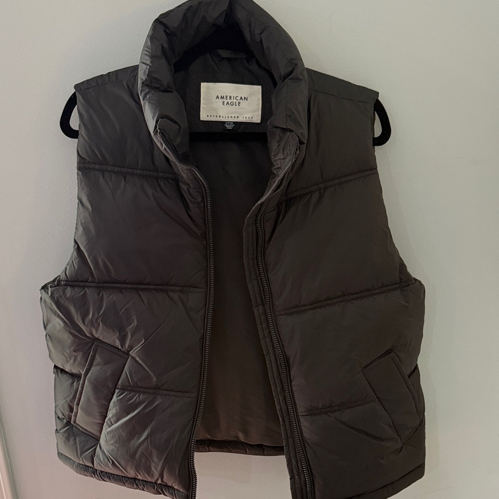 American Eagle Outfitters Vest in Black